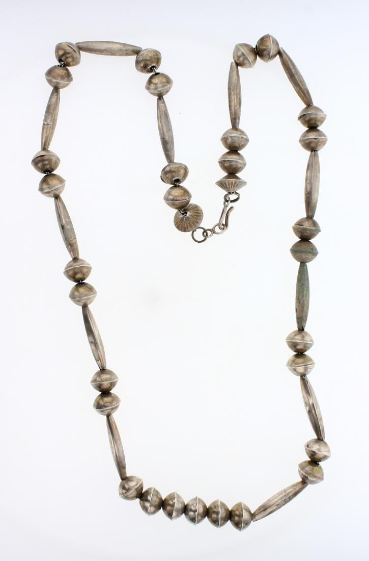 Old Pawn Navajo Pearls Barrel & Round Beads Bench (1 of 2)