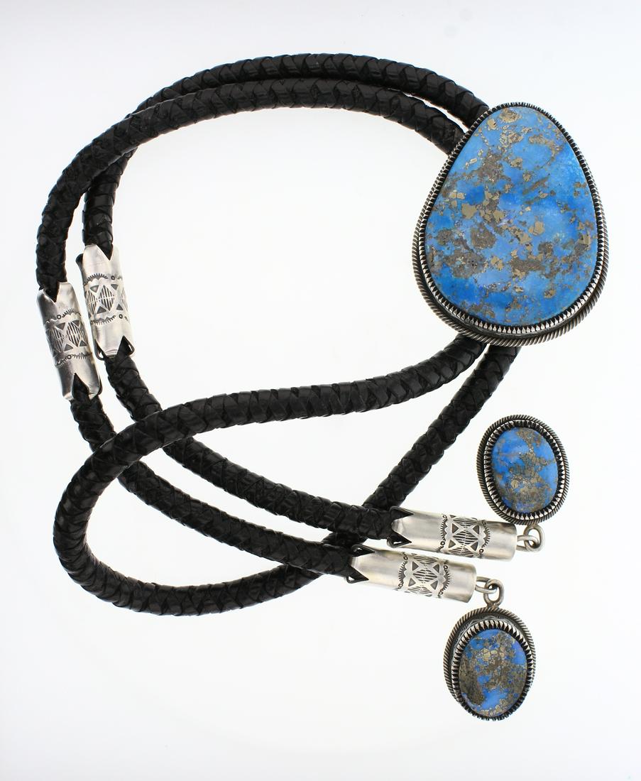 Mark Yazzie Ithaca Peak Very Large Stone Bolo Tie (1 of 3)