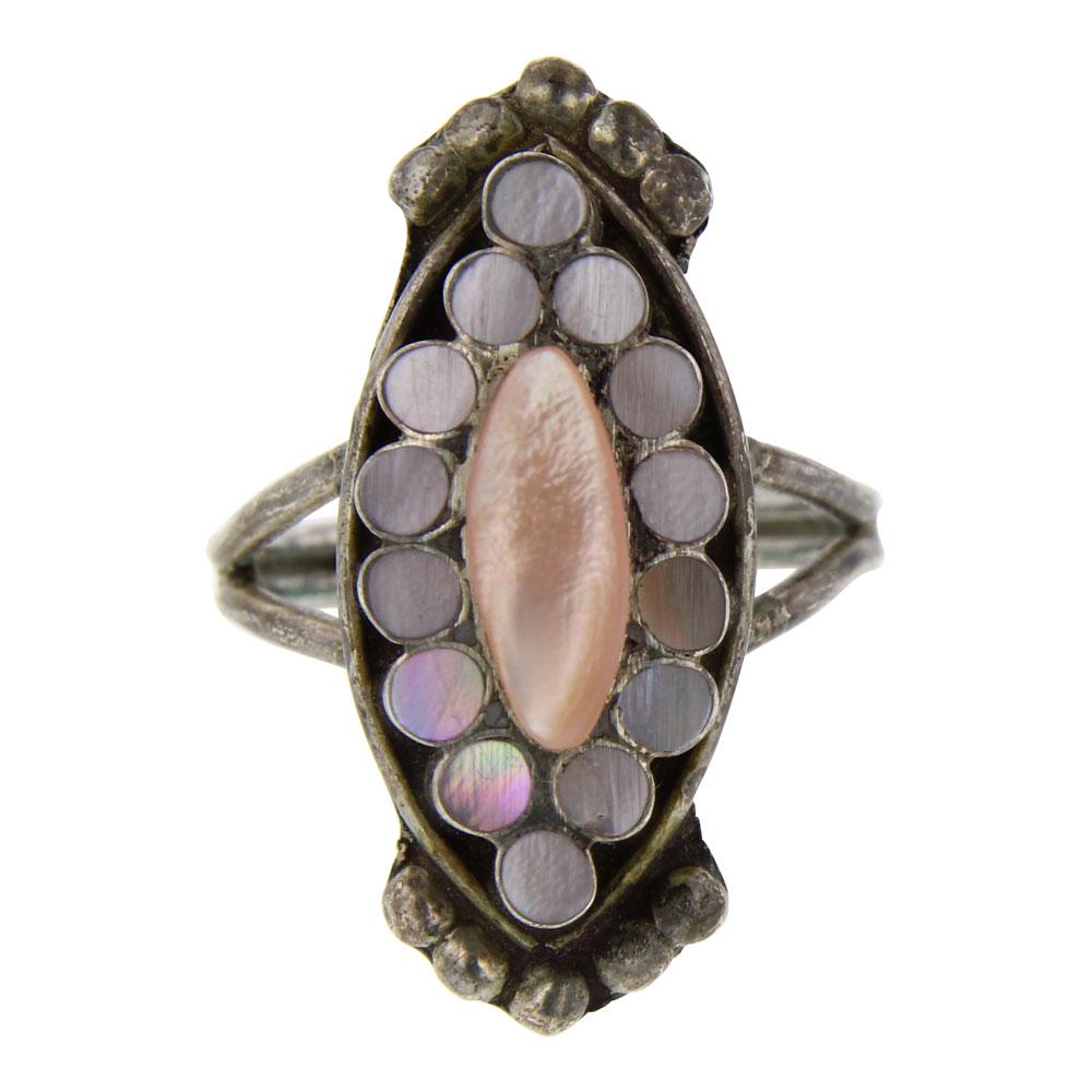 Old Pawn Vintage Pink Mussel Shell Ring (1 of 3)