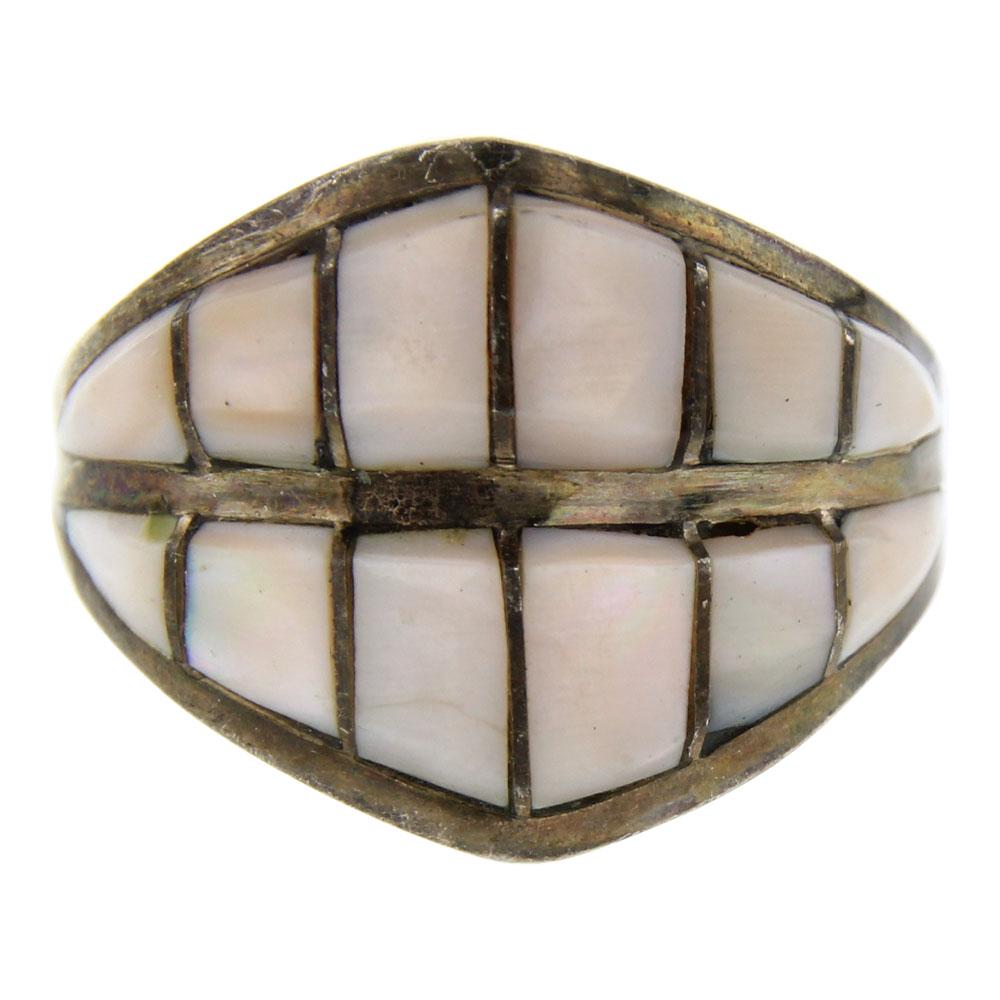 M Lali Vintage Zuni Pink Mussel Shell Ring (1 of 3)