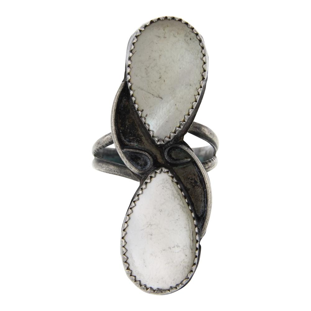 Vintage Navajo Shell Ring (1 of 3)
