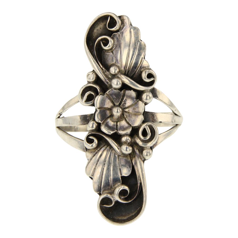 Vintage Plain Silver Leaf work Ring (1 of 3)