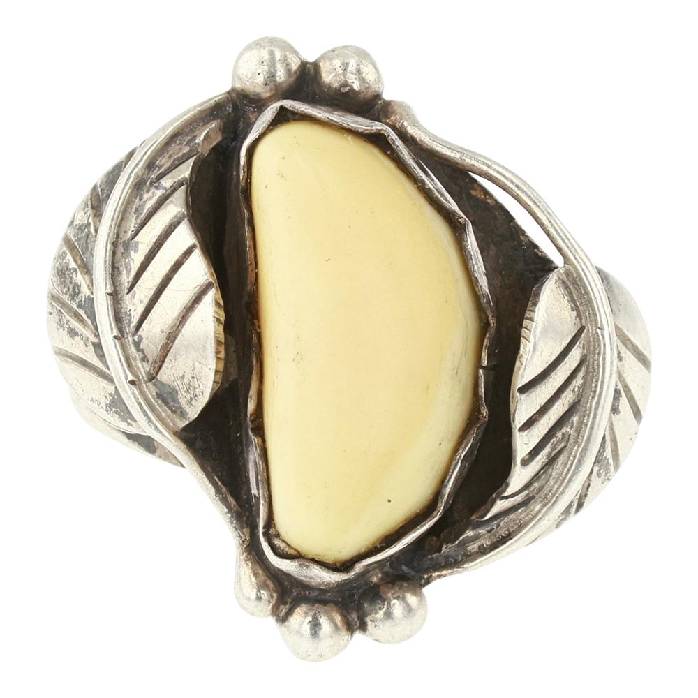 Vintage Navajo Shell Leaf work Ring (1 of 4)