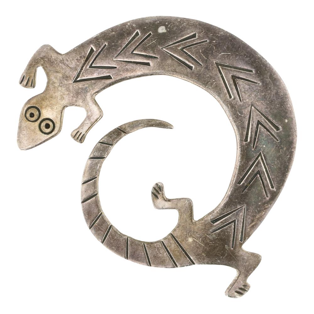 Vintage Plain Silver Gecko Pin (1 of 2)