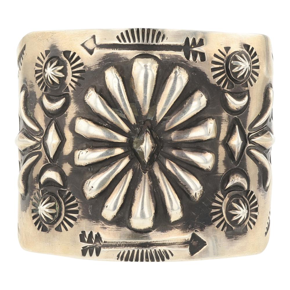 Navajo Plain Silver Stamp work Bump out Cuff Bracelet (1 of 3)
