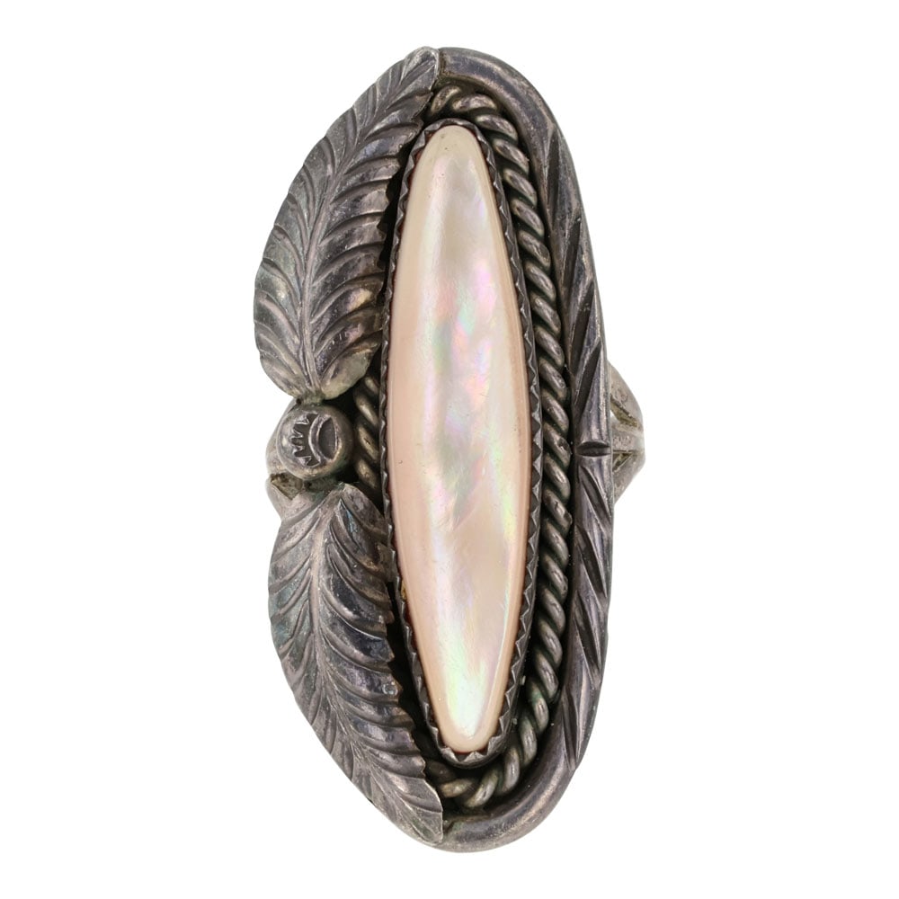 Vintage Navajo Pink Mussel Shell Leaf work Ring (1 of 3)