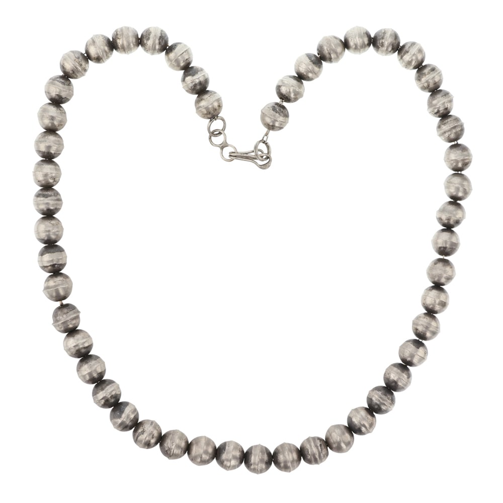 Vintage Navajo Bench Beads Necklace (1 of 2)