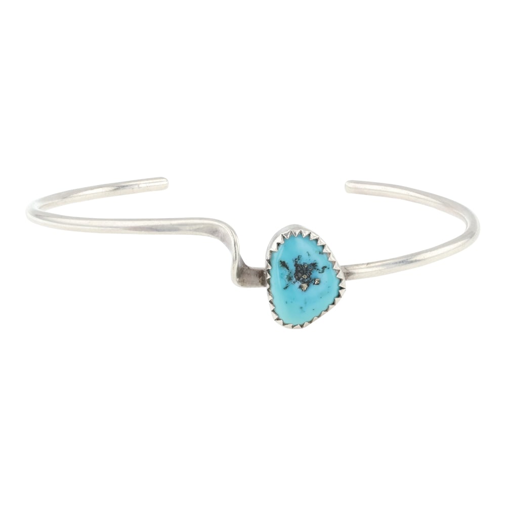 Navajo Kingman Turquoise bracelet: Sterling Silver | Genuine Kingman Turquoise | Navajo Kingman Turquoise bracelet | Navajo Native American Southwest Indian Jewelry | Good (no breaks or damages) | Approximate Weight: 6 Grams | Bracelet
