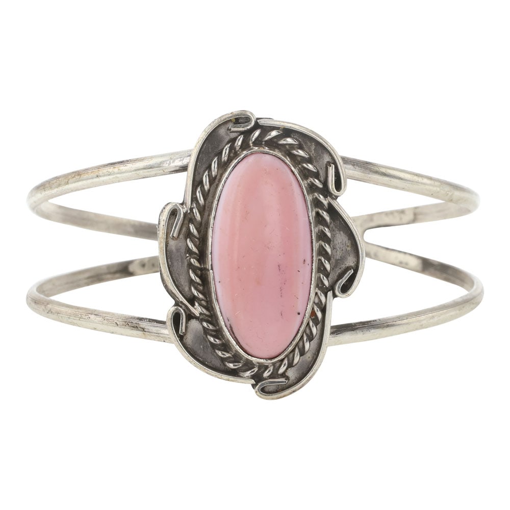 Gilbert Nez Navajo Pink Conch Shell bracelet (1 of 3)