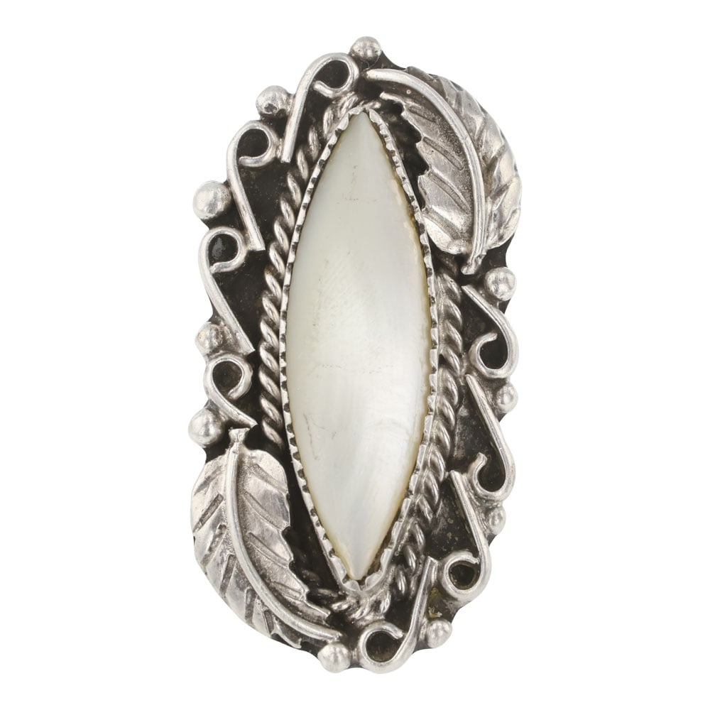 Vintage Navajo Mother of Pearl Ring: Sterling Silver | Genuine Mother of Pearl | Vintage Navajo Mother of Pearl Ring | Navajo Native American Southwest Indian Jewelry | Good (no breaks or damages) | Approximate Weight: 12 Grams | Ring: 5