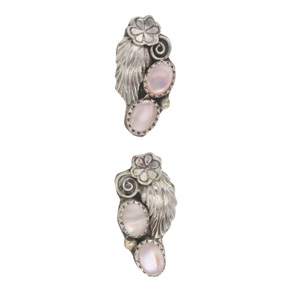 Vintage Navajo Pink Mussel Shell Earrings (1 of 2)