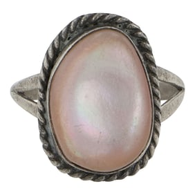 Vintage Navajo Pink Mussel Shell Ring