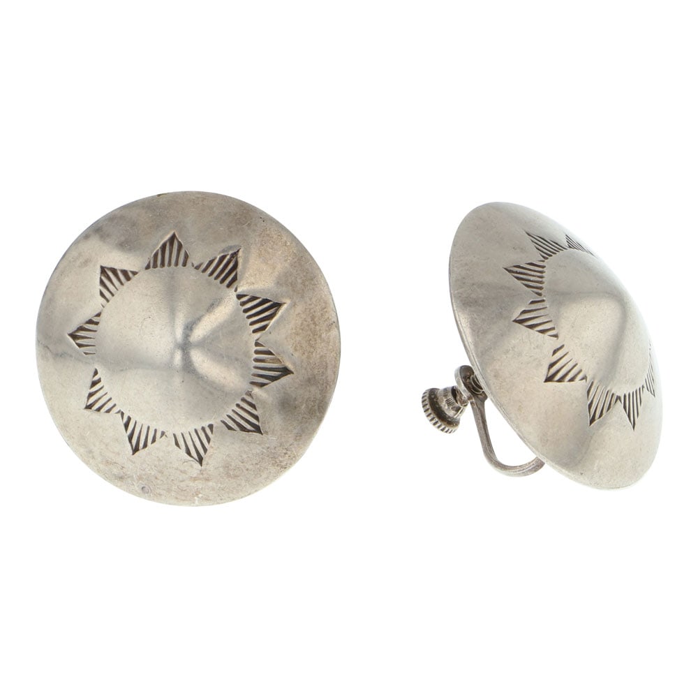 Vintage Navajo Plain Silver Screw Back Earrings: Sterling Silver | | Vintage Navajo Plain Silver Screw Back Earrings | Navajo Native American Southwest Indian Jewelry | Good (no breaks or damages) | Approximate Weight: 9 Grams | Earrings: 1" diamete