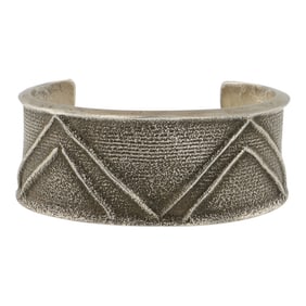 Navajo Tufa Cast Plain Silver Cuff bracelet