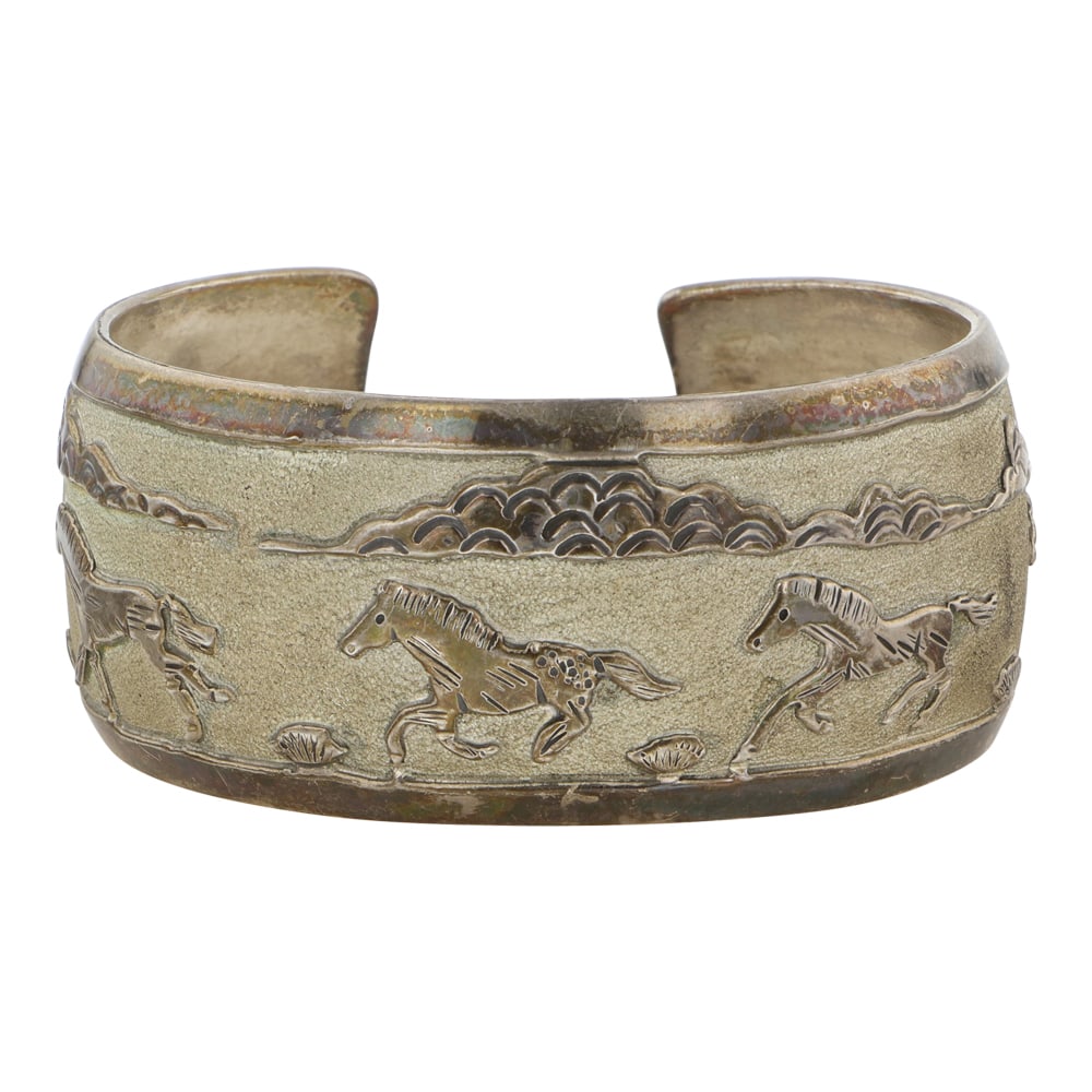 Dorothy Martinez Vintage Navajo Plain Silver Running Horses Cuff Bracelet (1 of 4)