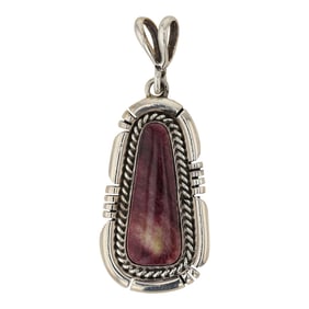 Della Wyllie Navajo Spiny Oyster Pendant