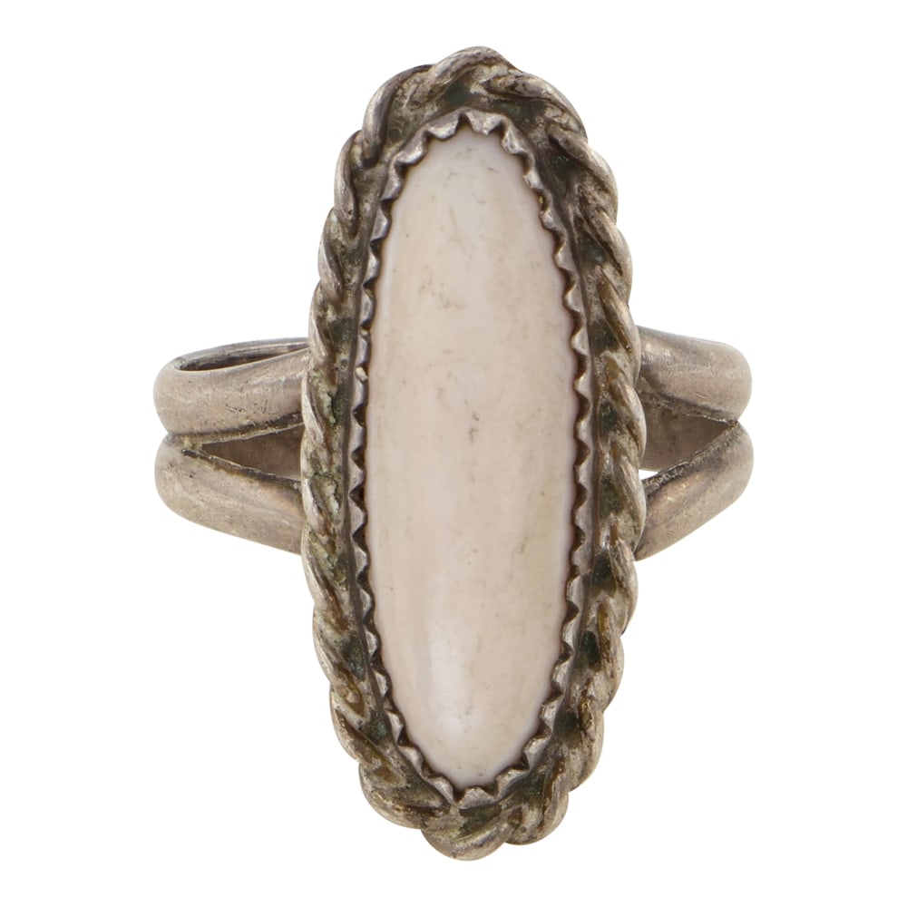 Vintage Navajo Pink Shell Ring (1 of 3)