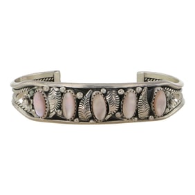 Vintage Navajo Pink Mussel Shell Bracelet