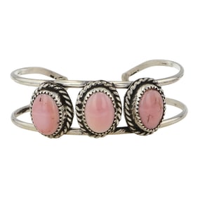 Gilbert Nez Navajo Pink Conch Three Stone Bracelet