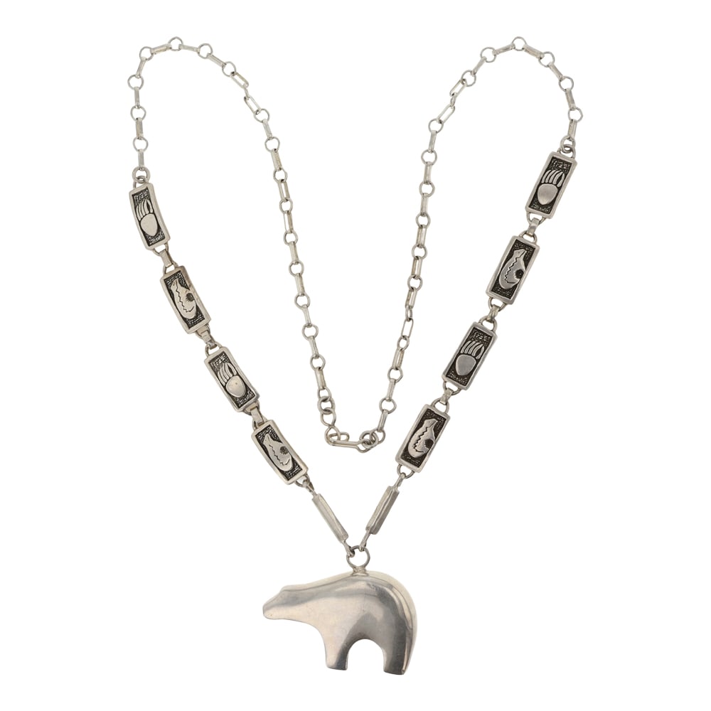 Navajo Plain Silver Bear Necklace e (1 of 3)