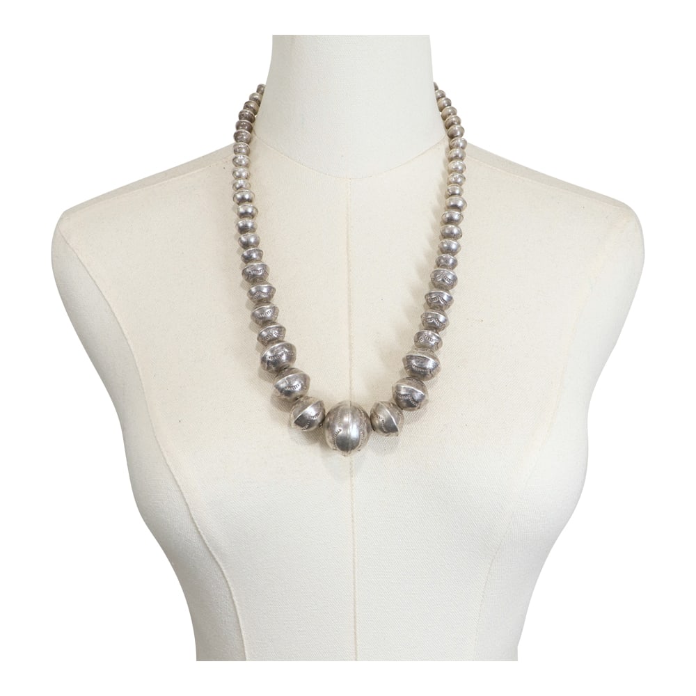 Vintage Navajo Stamp-Work Graduated Bench beads Necklace: Sterling Silver | | Vintage Navajo Stamp-Work Graduated Bench beads Necklace | Navajo Native American Southwest Indian Jewelry | Good (no breaks or damages) | Approximate Weight: 73 Grams | Necklace: