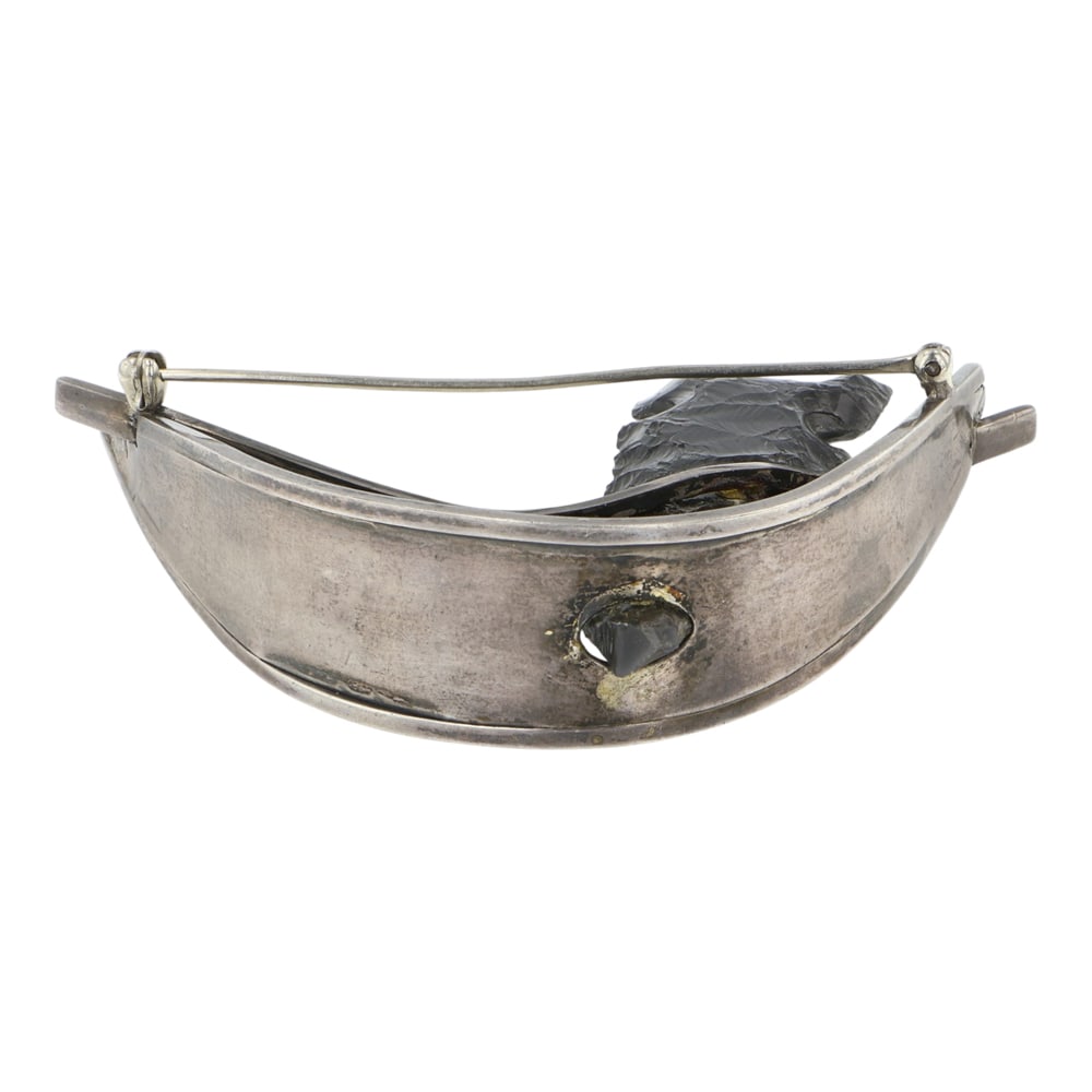 Vintage Navajo Acoma Het Arrowhead Pin: Sterling Silver | Genuine Jet | Vintage Navajo Acoma Het Arrowhead Pin | Navajo Native American Southwest Indian Jewelry | Good (no breaks or damages) | Approximate Weight: 23 Grams | Hair Clip: 3"