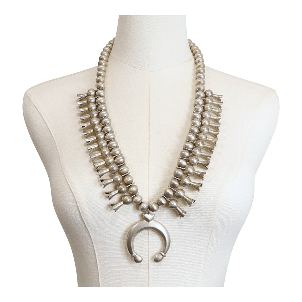 Michael Parkhurst Navajo Plain Silver Bench bead Handmade Beads Squash Blossom Necklace: Sterling Silver | | Michael Parkhurst Navajo Plain Silver Bench bead Handmade Beads Squash Blossom Necklace | Navajo Native American Southwest Indian Jewelry | Good (no breaks or damages) | Approximat