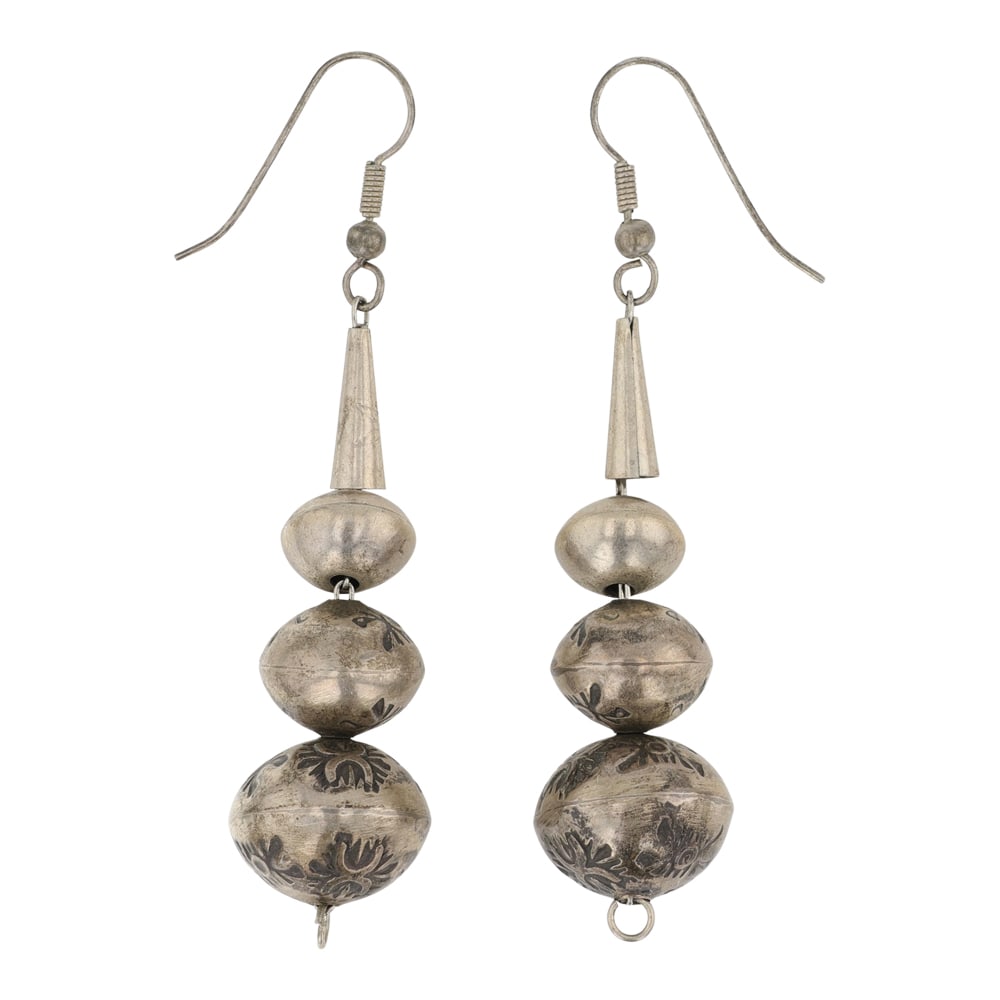 Vintage Navajo Stamp Work Graduated Beads Earrings (1 of 2)
