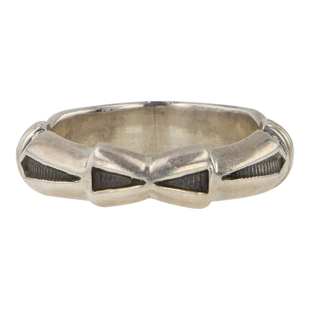 Jennifer Curtis Award Winning Navajo Artist Plain Silver Ring (1 of 4)