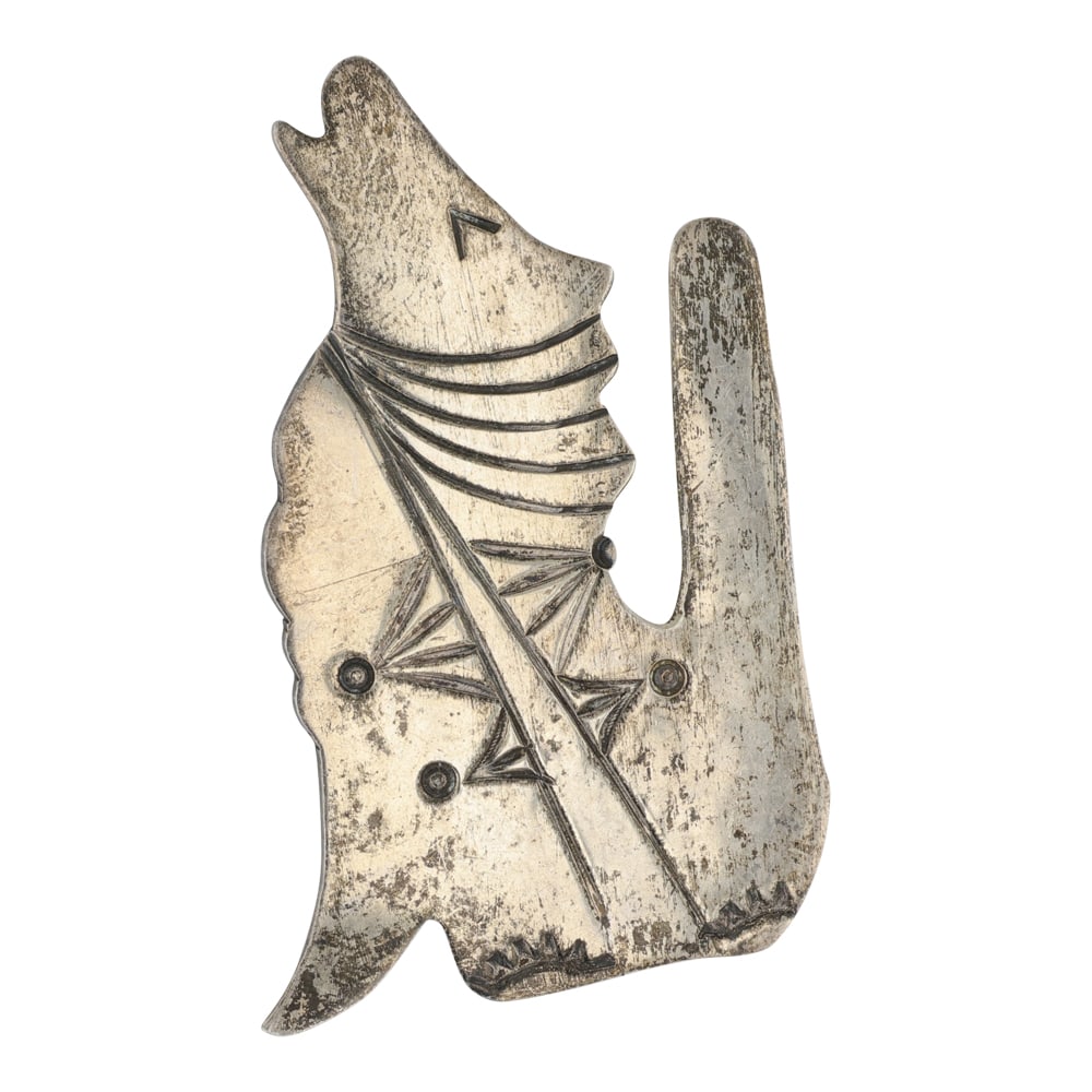 Vintage Navajo Howling Wolf Pin: Sterling Silver | | Vintage Navajo Howling Wolf Pin | Navajo Native American Southwest Indian Jewelry | Good (no breaks or damages) | Approximate Weight: 8 Grams | Pin: 2" x 1.25" |