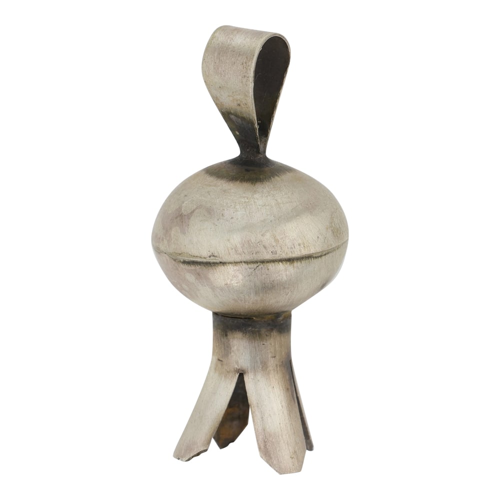 Selena Warner Navajo Blossom Pendant: Sterling Silver | | Selena Warner Navajo Blossom Pendant | Navajo Native American Southwest Indian Jewelry | Good (no breaks or damages) | Approximate Weight: 3 Grams | Pendant: 1.5" x .5" | 