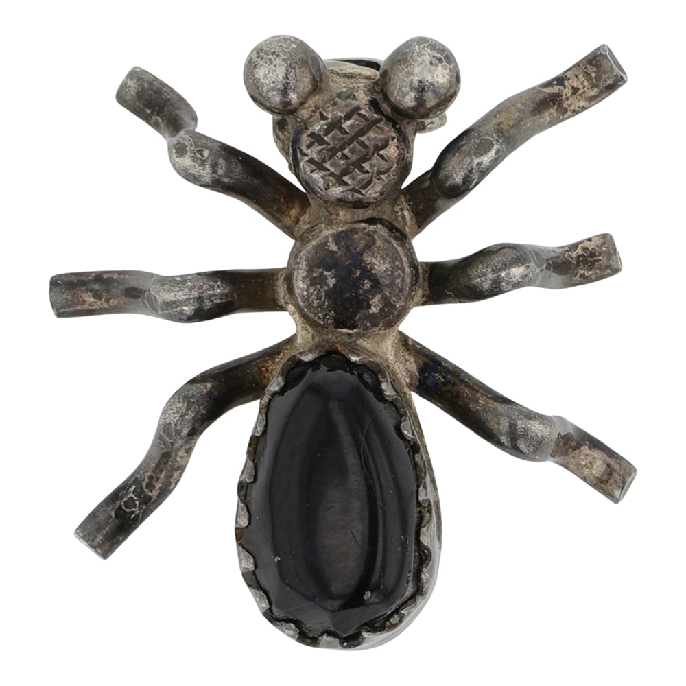 Vintage Navajo Black Onyx Spider Pin: Sterling Silver | Genuine Black Onyx | Vintage Navajo Black Onyx Spider Pin | Navajo Native American Southwest Indian Jewelry | Good (no breaks or damages) | Approximate Weight: 1.5 Grams | Pin: .75"