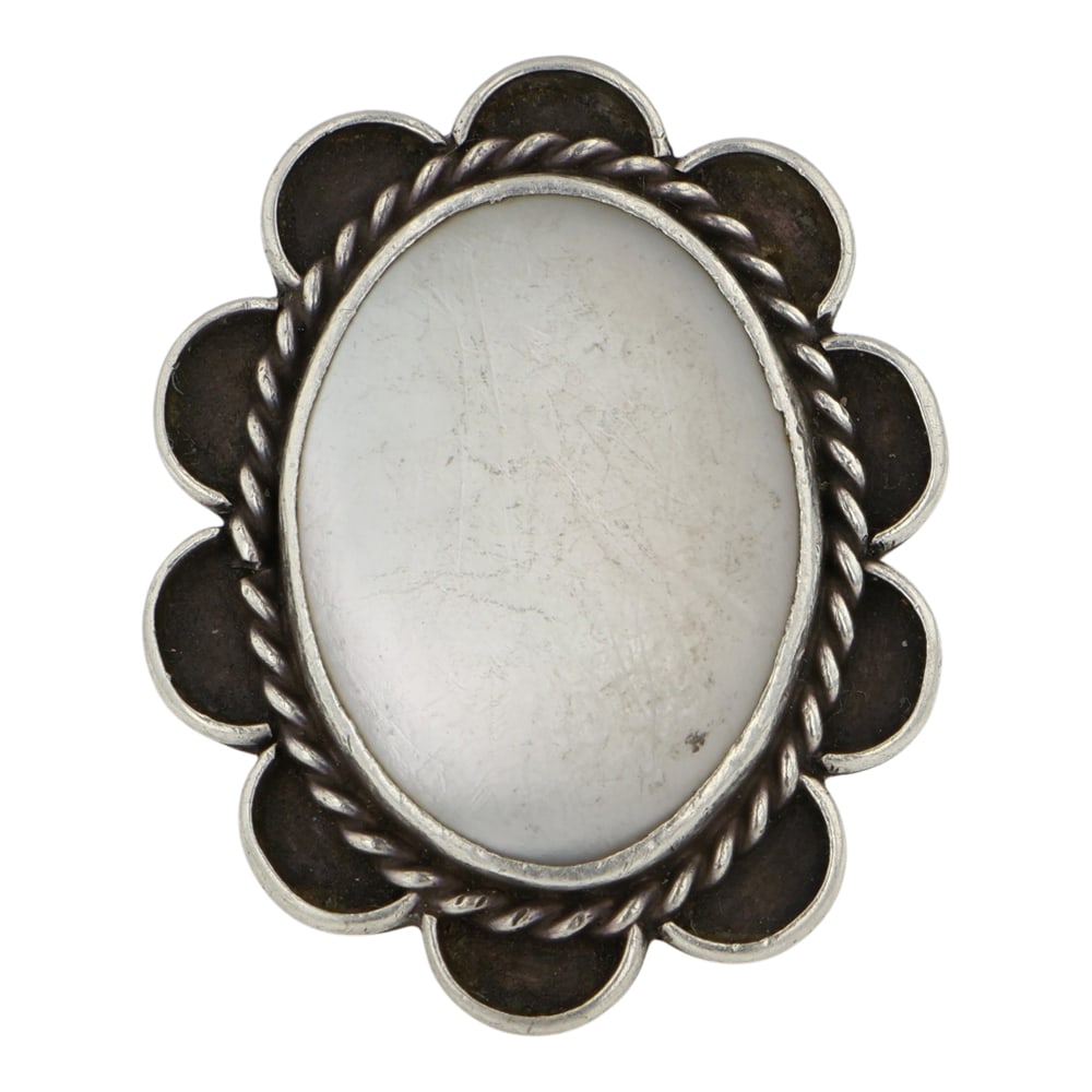 Vintage Navajo Mother of Pearl Ring: Sterling Silver | Genuine Mother of Pearl | Vintage Navajo Mother of Pearl Ring | Navajo Native American Southwest Indian Jewelry | Good (no breaks or damages) | Approximate Weight: 10 Grams | Ring: 6