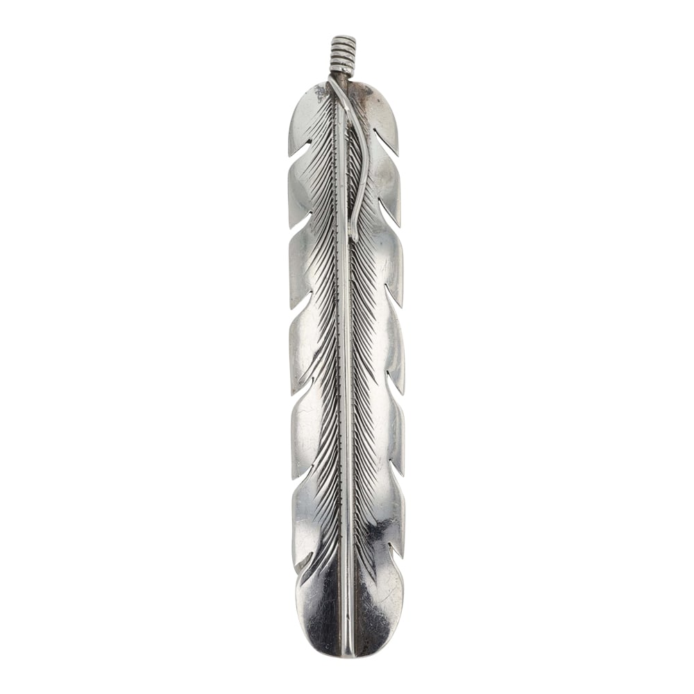 Harvey Mace Navjao Feather Hair Barrette: Sterling Silver | | Harvey Mace Navjao Feather Hair Barrette | Navajo Native American Southwest Indian Jewelry | Good (no breaks or damages) | Approximate Weight: 17 Grams | Hair Clip: 3.75" x .75" |