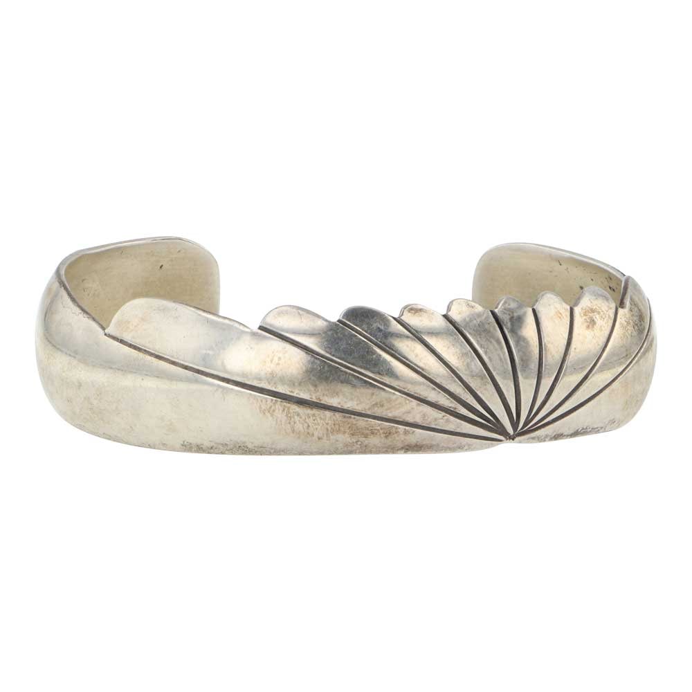 Vintage Navajo Plain Silver Bracelet: Sterling Silver | | Vintage Navajo Plain Silver Bracelet | Navajo Native American Southwest Indian Jewelry | Good (no breaks or damages) | Approximate Weight:?17 Grams | Bracelet: 5.25" inner, 1"gap, 