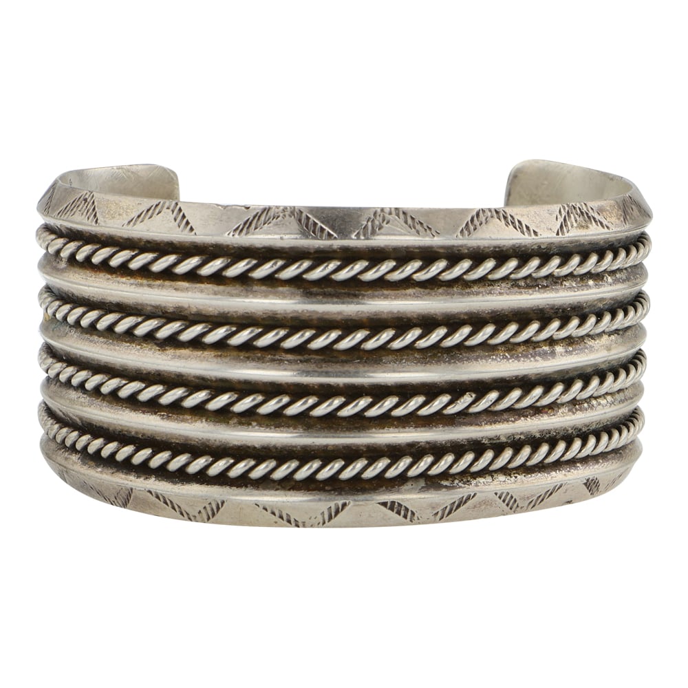 Vintage Navajo Triangle Wire & Twisted Wire Wide Large Heavy Plain Silver Cuff Bracelet: Sterling Silver | | Vintage Navajo Triangle Wire & Twisted Wire Wide Large Heavy Plain Silver Cuff Bracelet | Navajo Native American Southwest Indian Jewelry | Good (no breaks or damages) | Approximat