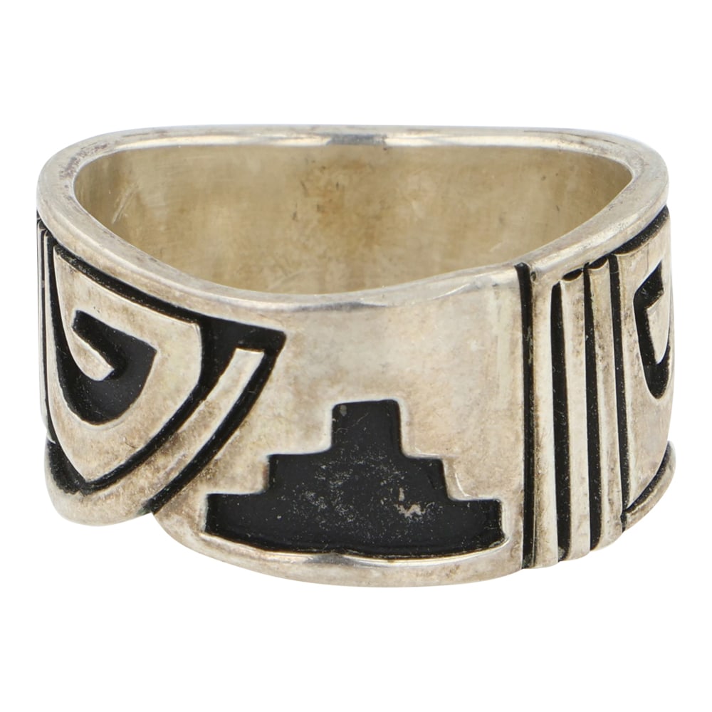 Navajo Plain Silver Ring: Sterling Silver | | Navajo Plain Silver Ring | Navajo Native American Southwest Indian Jewelry | Good (no breaks or damages) | Approximate Weight: 9 Grams | Ring: 10 size, .5" face width |