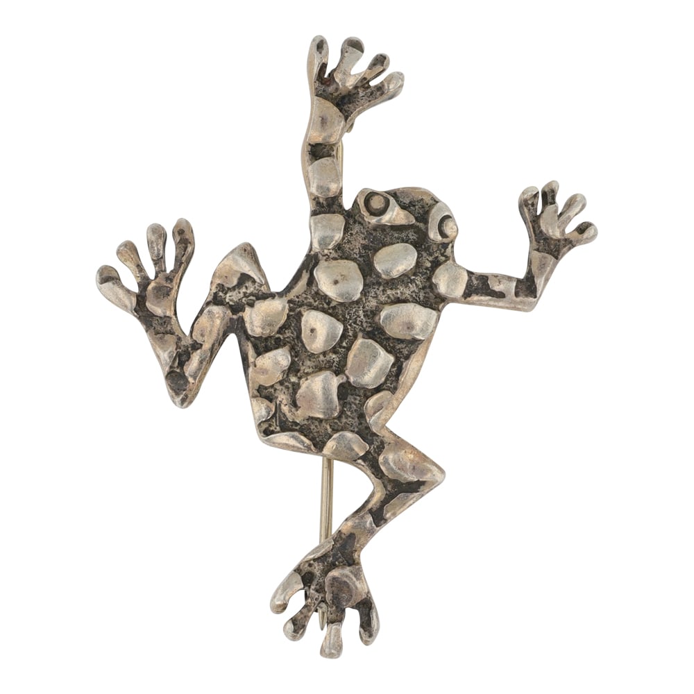 Southwest Cast Frog Pin: Sterling Silver | | Southwest Cast Frog Pin | American Southwest Shop Jewelry | Good (no breaks or damages) | Approximate Weight: 6 Grams | Pin: 1.5" x 1.25" |