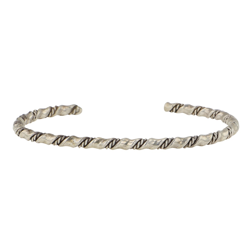 Navajo Twist Wires Cuff Bra Bracelet: Sterling Silver | | Navajo Twist Wires Cuff Bra Bracelet | Navajo Native American Southwest Indian Jewelry | Good (no breaks or damages) | Approximate Weight: 8 Grams | Bracelet: 5" inner, 1" gap, 6" 