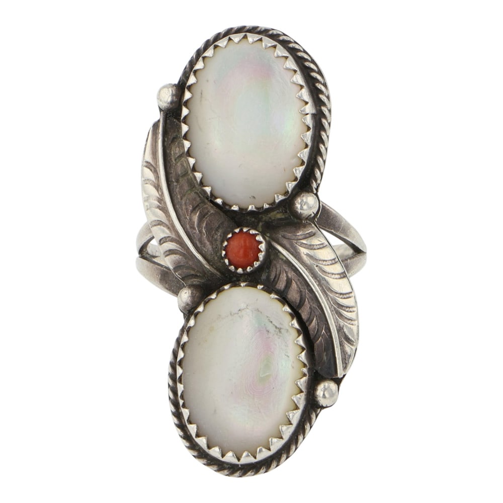 Vintage Navajo Coral & mother of Pearl Ring (1 of 3)