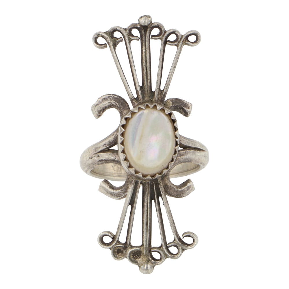 Vintage Navjao Mother of Pearl Ring (1 of 3)