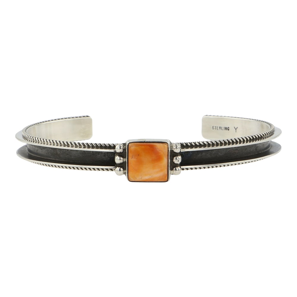 Navajo Spiny Oyster Cuff Bracelet: Sterling Silver | Genuine Spiny Oyster | Navajo Spiny Oyster Cuff Bracelet | Navajo Native American Southwest Indian Jewelry | Good (no breaks or damages) | Approximate Weight:?15?Grams | Bracelet: 5.