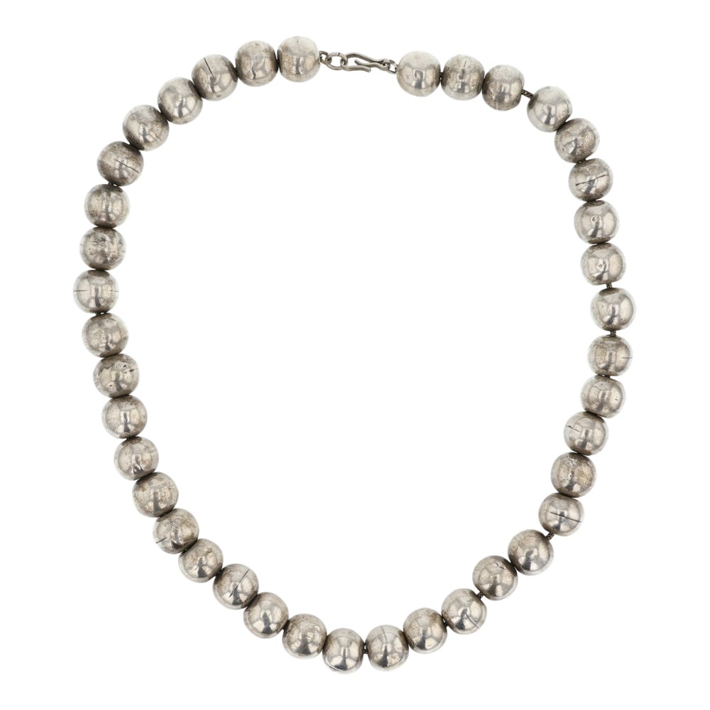Vintage Navajo Bench Beads Necklace: Sterling Silver | | Vintage Navajo Bench Beads Necklace | Navajo Native American Southwest Indian Jewelry | Good (no breaks or damages) | Approximate Weight: 44 Grams | Necklace: 18" length, 12mm bead