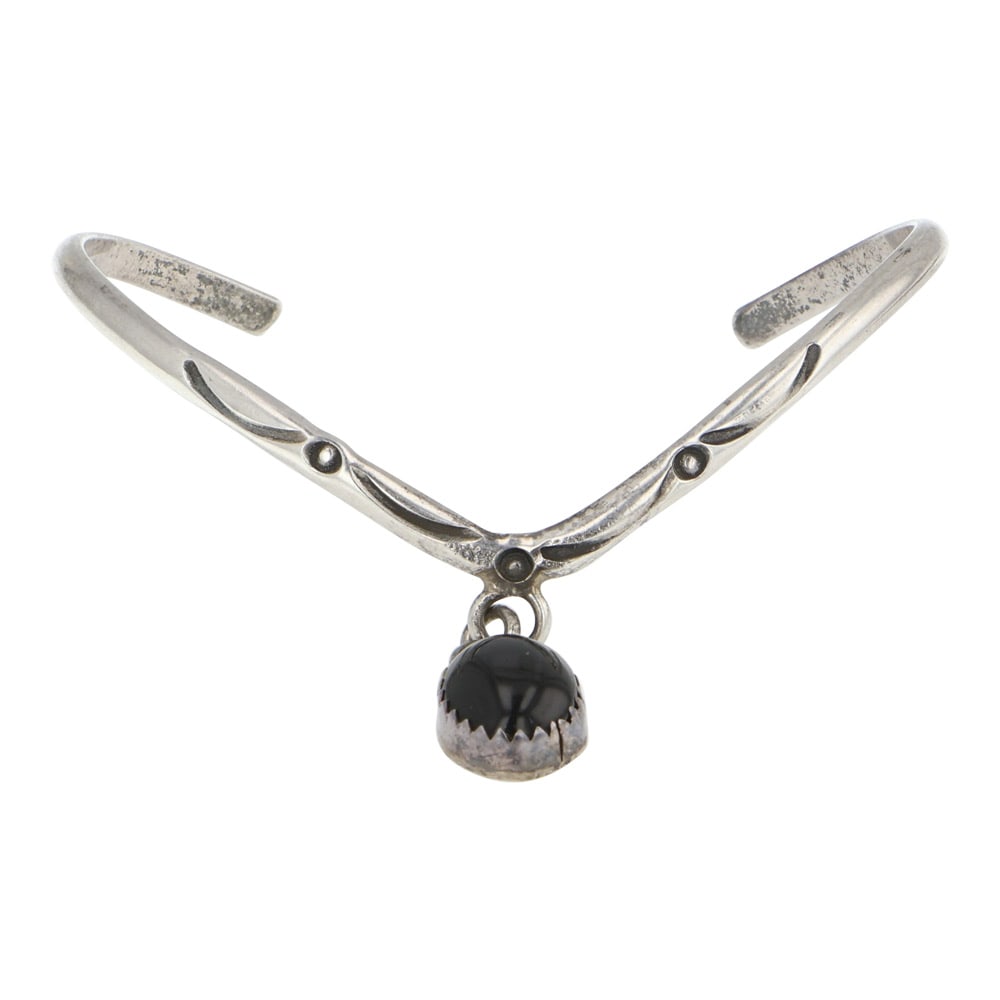 Vintage Navajo Black Onyx V Shape Cuff Bracelet: Sterling Silver | Black Onyx | Vintage Navajo Black Onyx V Shape Cuff Bracelet | Navajo Native American Southwest Indian Jewelry | Good (no breaks or damages) | Approximate Weight: 6 Grams | Bracelet:
