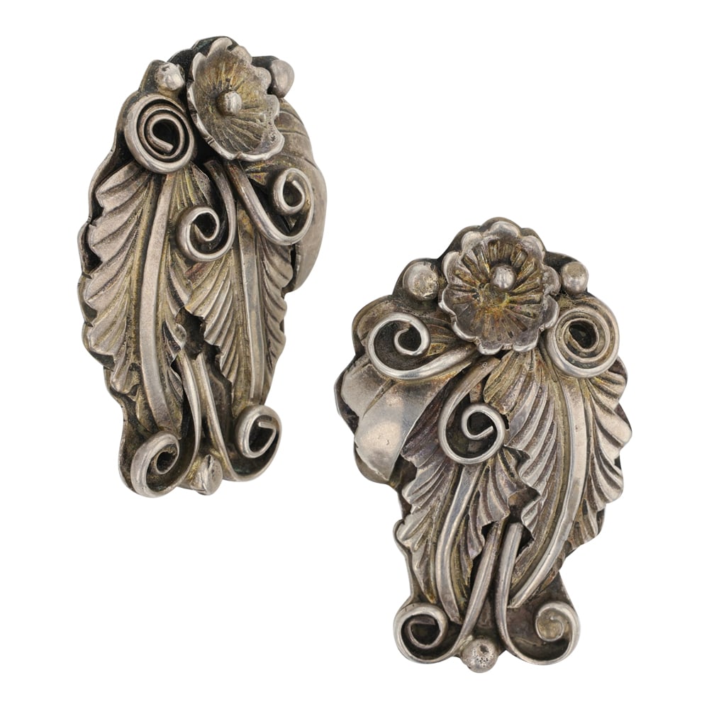 Vintage Navajo Plain Silver Earrings (1 of 2)