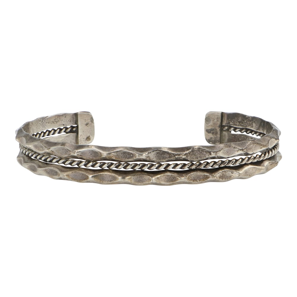 Navajo Plain Silver Twisted Wire Cuff Bracelet: Sterling Silver | | Navajo Plain Silver Twisted Wire Cuff Bracelet | Navajo Native American Southwest Indian Jewelry | Good (no breaks or damages) | Approximate Weight: 14 Grams | Bracelet: 5" inner,