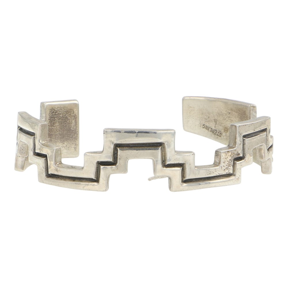 Navajo Plain Silver Unique Cuff Bracelet: Sterling Silver | | Navajo Plain Silver Unique Cuff Bracelet | Navajo Native American Southwest Indian Jewelry | Good (no breaks or damages) | Approximate Weight: 33 Grams | Bracelet: 5.25" inner, 1" 