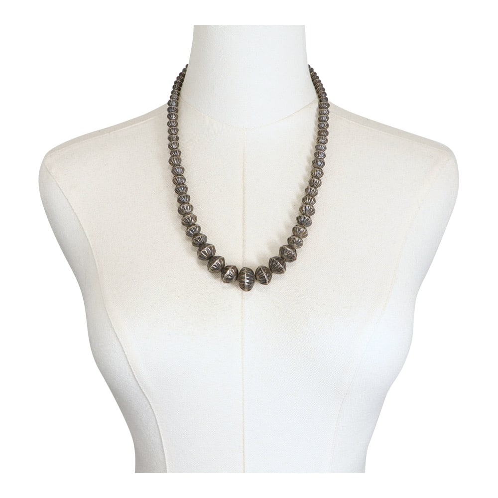 Vintage Navajo Graduated Bench Beads Necklace (1 of 3)