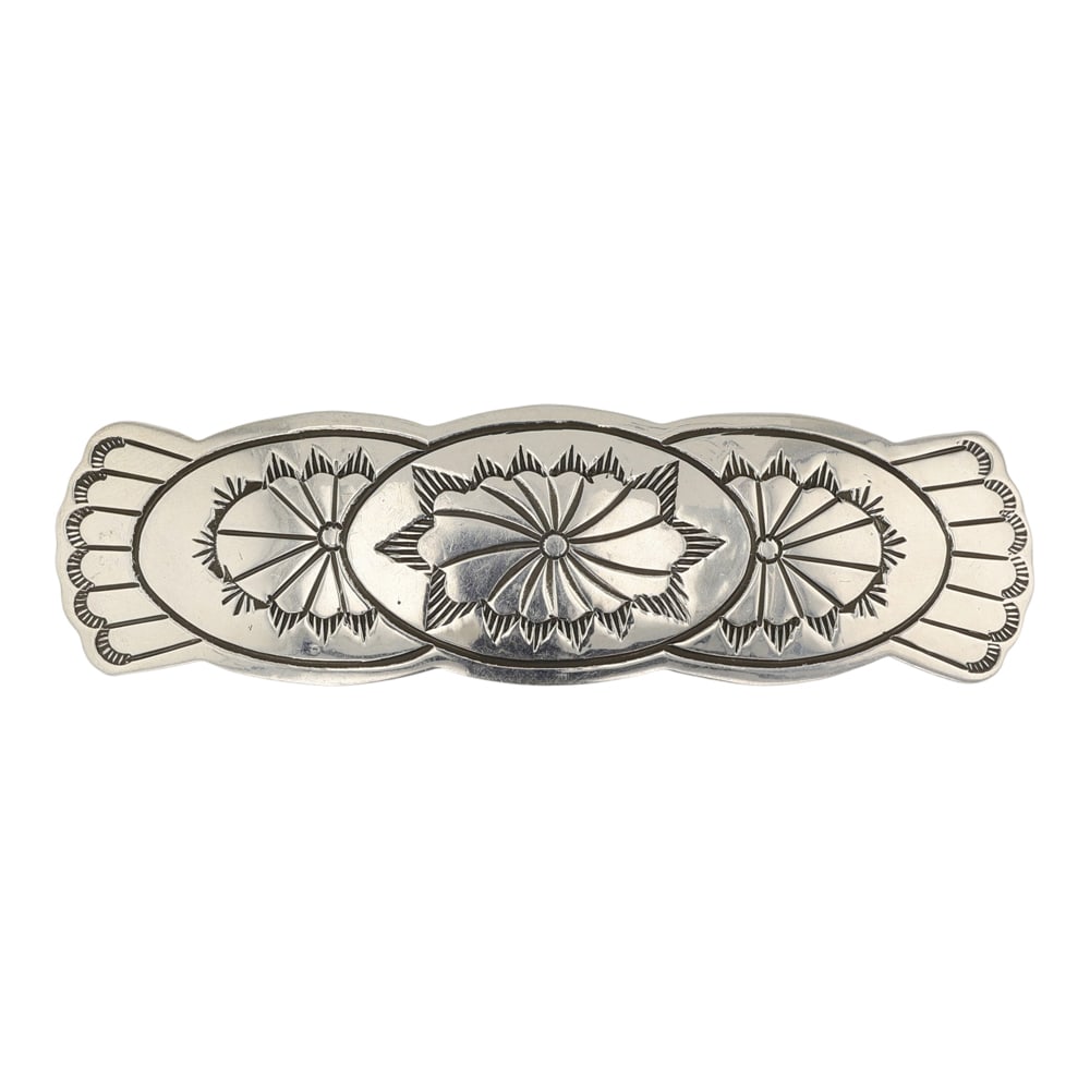 Navajo Stamp-Work Plain Silver Hair Barrette: Sterling Silver | | Navajo Stamp-Work Plain Silver Hair Barrette | Navajo Native American Southwest Indian Jewelry | Good (no breaks or damages) | Approximate Weight: 18 Grams | Hair Clip: 3.5" x 1" |