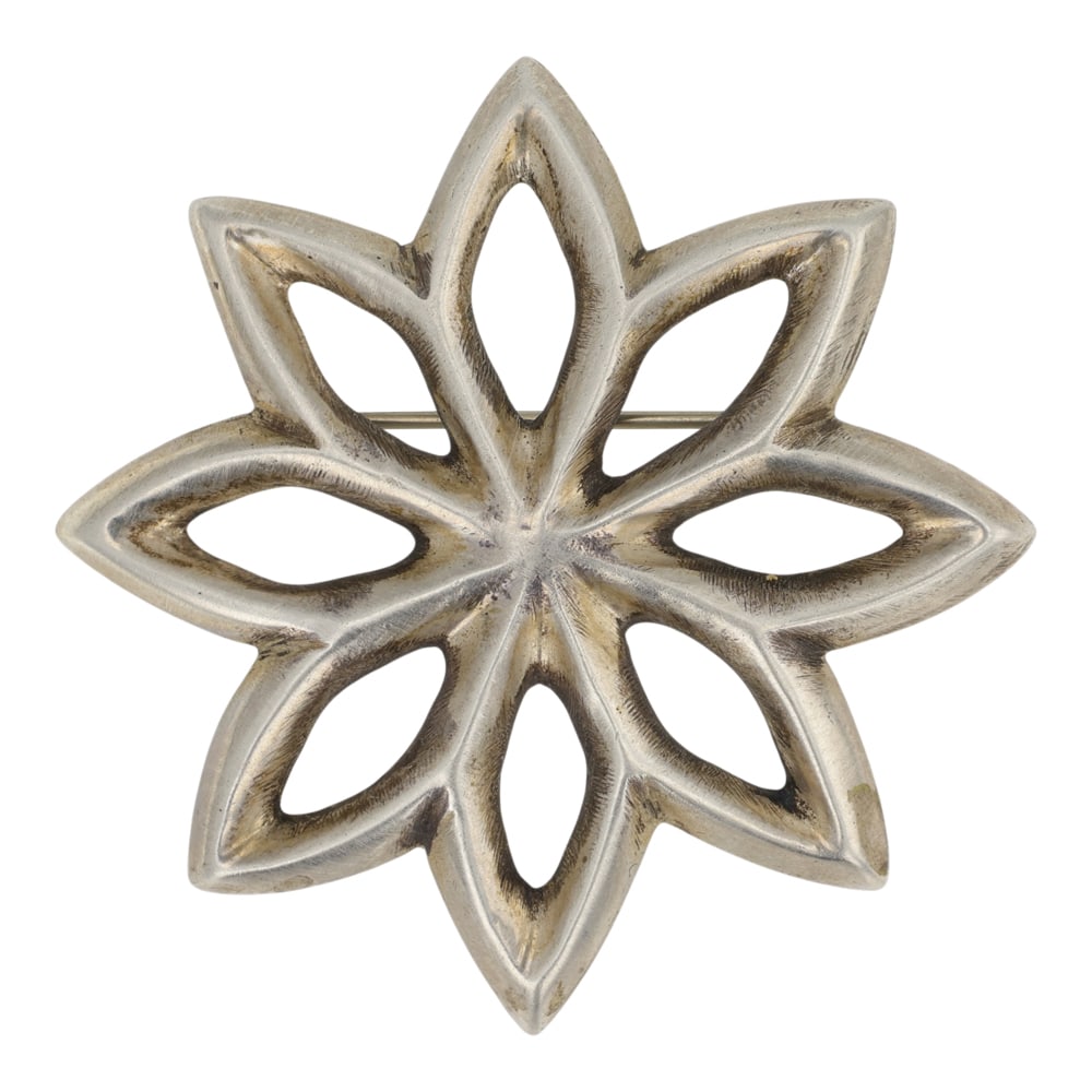 Vintage Navajo Plain Silver Sandcast Pin (1 of 2)